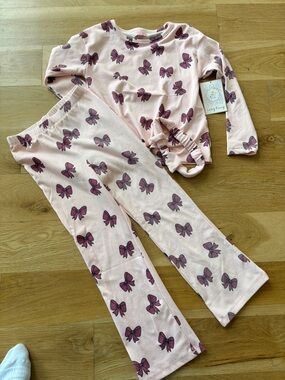 Girls' Pink Bow Print Pajama Set